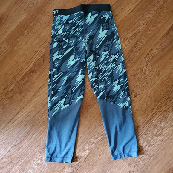 Nike pro dri fit cropped leggings - Picture 3 of 5